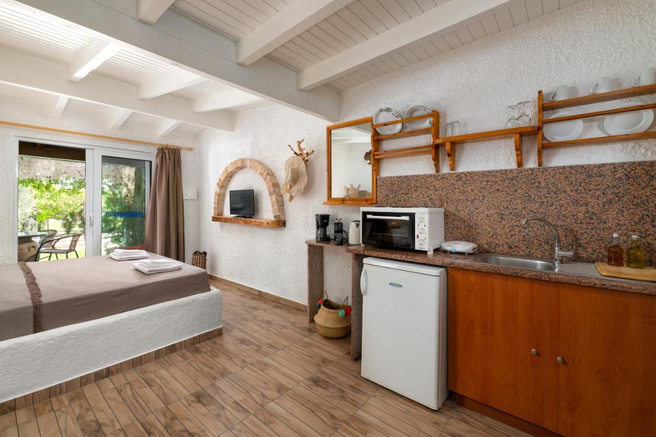 Elefteria Apts & Suites Kolymbia Eksteriør billede