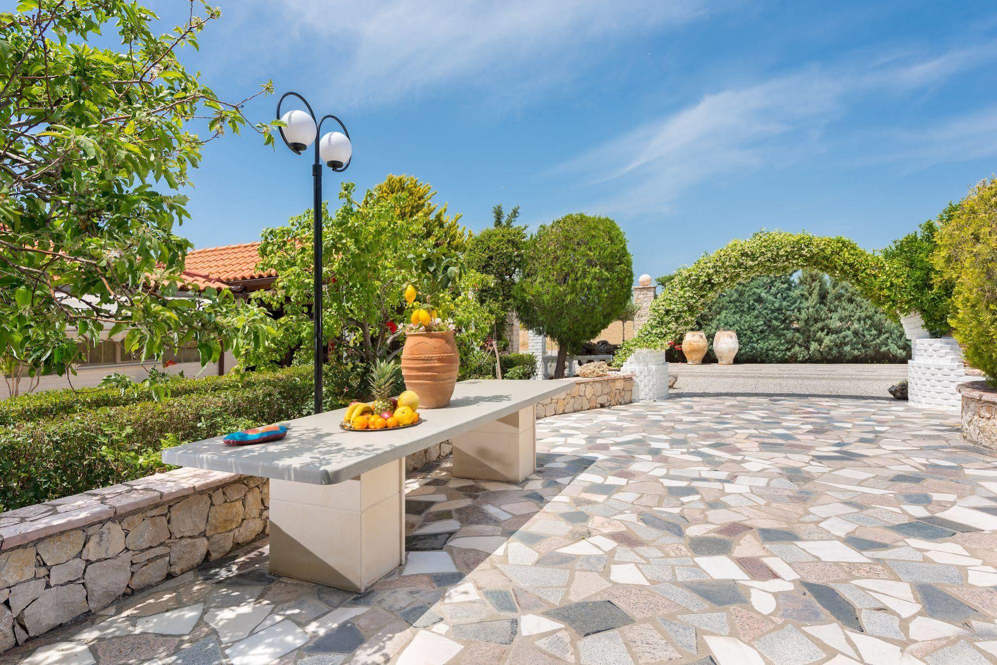 Elefteria Apts & Suites Kolymbia Eksteriør billede